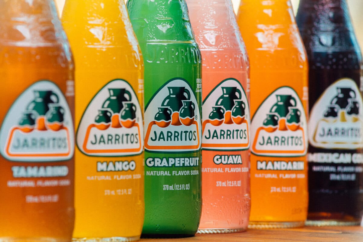 Jarritos Soda in verschiedenen Farben und Geschmacksrichtungen